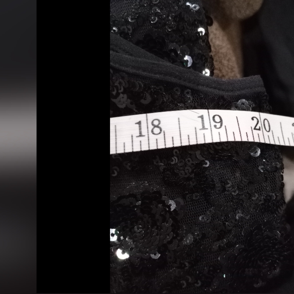 Elegant Black Lace Dress - Picture 7 of 8